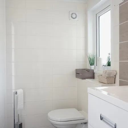 Ferienhaus Ufergeheimnis Am Guelser Moselbogen I 2 Sz I 5 Gaeste I Badebucht I Grill I Garten Apartment Koblenz (Rhineland-Palatinate)