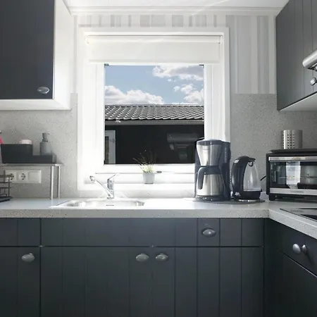 Ferienhaus Ufergeheimnis Am Guelser Moselbogen I 2 Sz I 5 Gaeste I Badebucht I Grill I Garten * Koblenz (Rhineland-Palatinate)