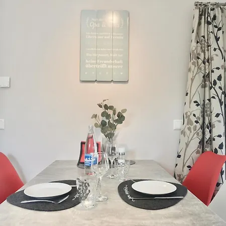 Ferienhaus Ufergeheimnis Am Guelser Moselbogen I 2 Sz I 5 Gaeste I Badebucht I Grill I Garten * Koblenz (Rhineland-Palatinate)