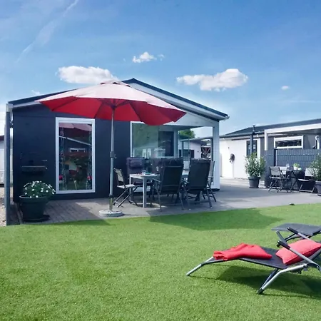 Ferienhaus Ufergeheimnis Am Guelser Moselbogen I 2 Sz I 5 Gaeste I Badebucht I Grill I Garten